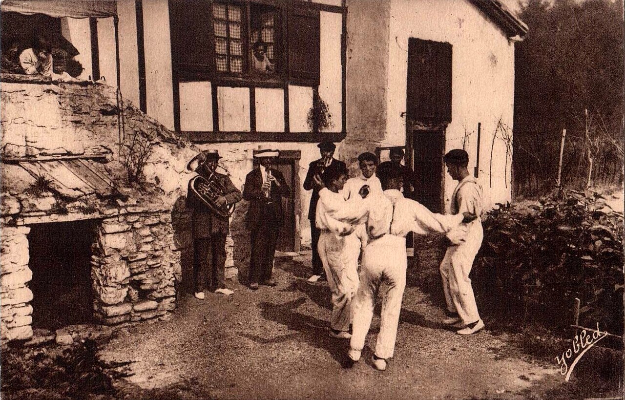 Au Pays Basque - danse du Fandango