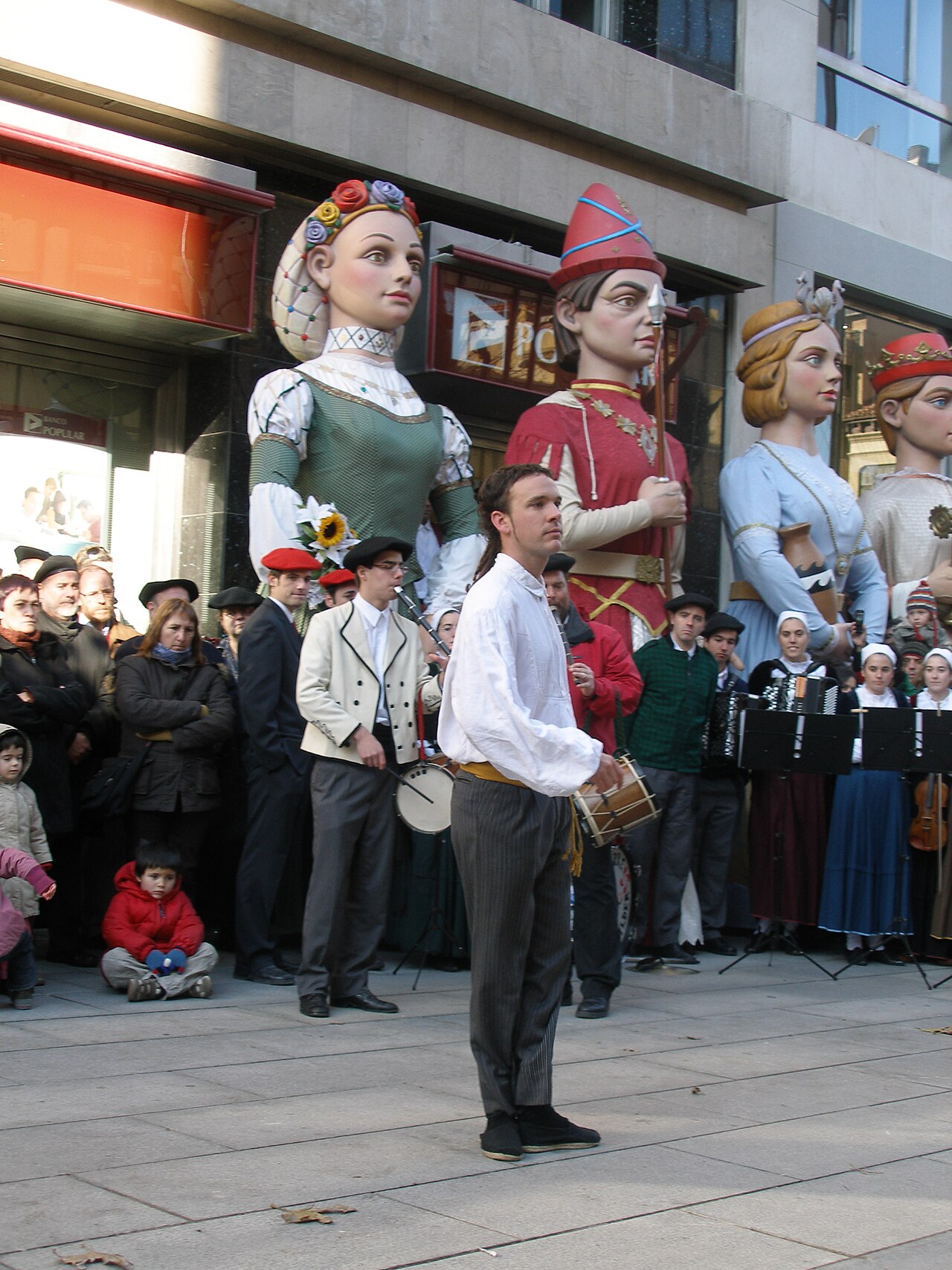 Aurresku en homenaje a Germán Rodríguez en Pamplona (Navarra).