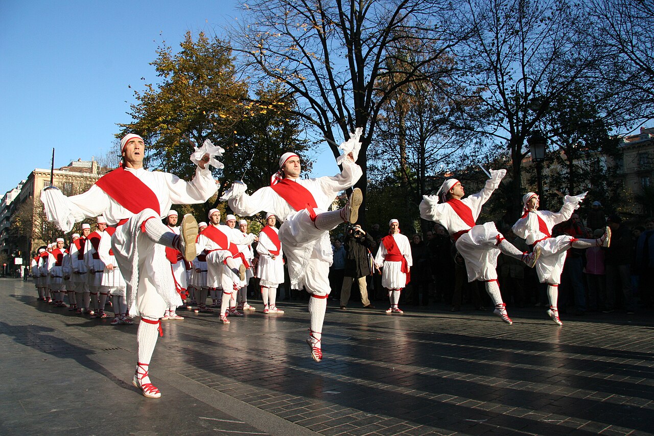 Basque Dancers2007-12-27_Ezpata-dantza_AU108