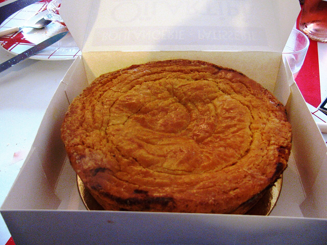 Gâteau basque à la cerise noire