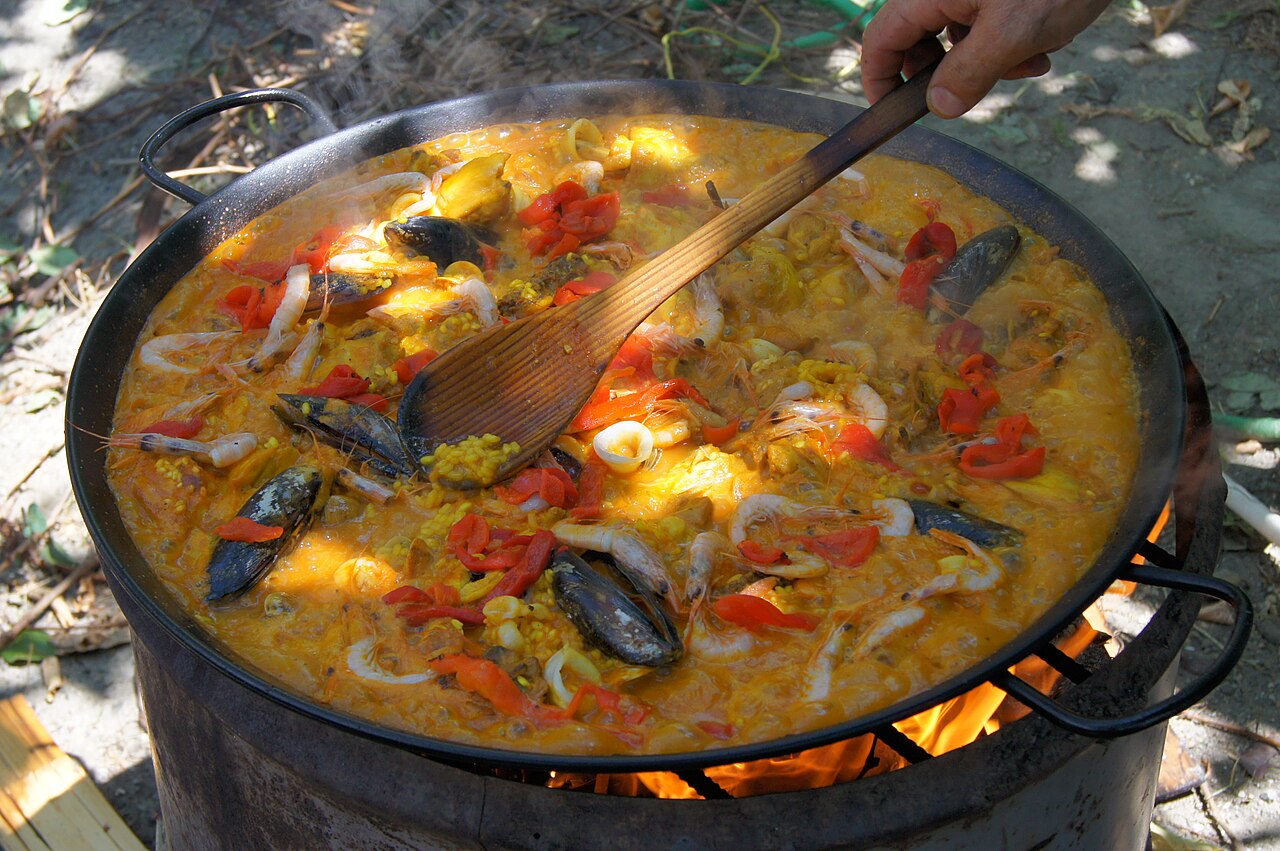 paella cooking in Spain, by José-Manuel