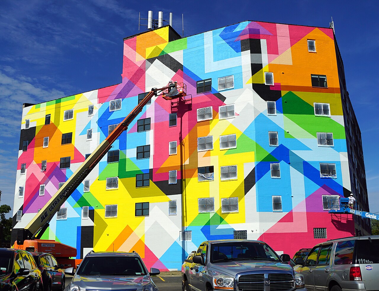 Photograph of Tavar Zawacki’s large-scale mural Metamorphosis #5, completed in September 2019 in Buffalo, New York. Commissioned by the Albright–Knox Art Gallery as part of its Public Art Initiative, 