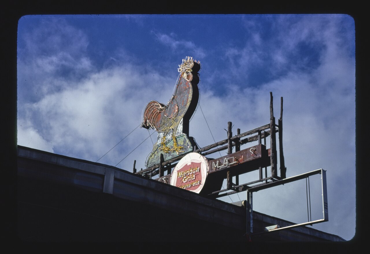 Title: Chicken sign, El Paso, Texas
Physical description: 1 photograph : color transparency ; 35 mm (slide format).
Notes: Forms part of: John Margolies Roadside America photograph archive (1972-200
