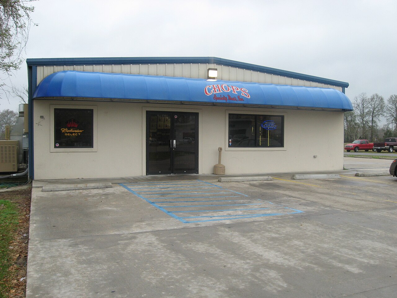 Chop's Specialty Meats
Broussard, LA
Photos from fieldwork conducted by SFA oral historian Mary Beth Lasseter for a project documenting boudin, February 2009.

www.southernboudintrail.com