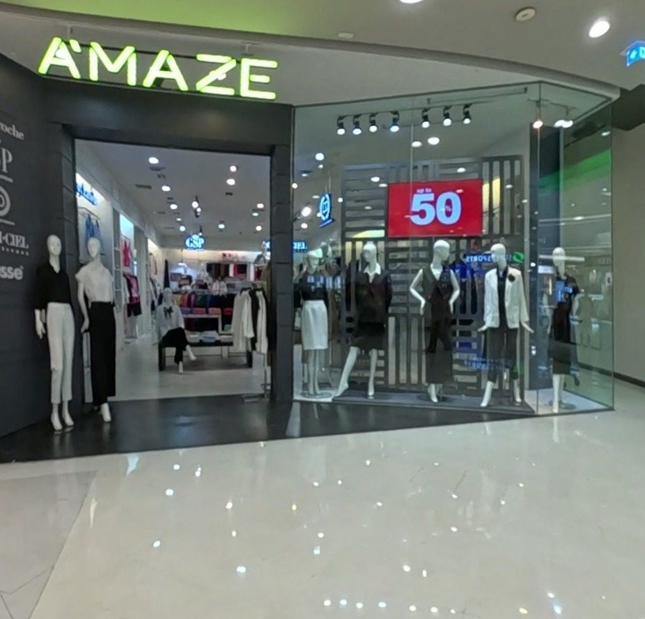 AMAZE, women's fashion store; facade lists Guy Laroche, GSP, LOF-FI-CIEL, Jousse