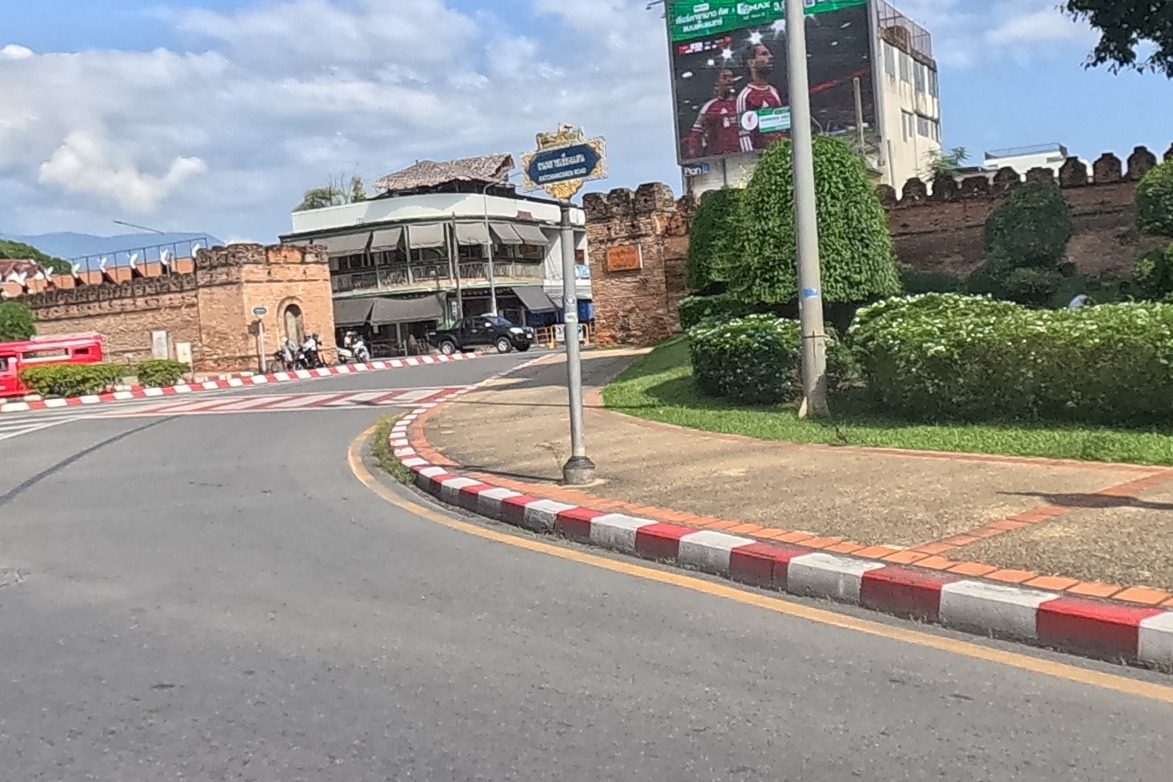 Chiang Mai Gate across the roundabout