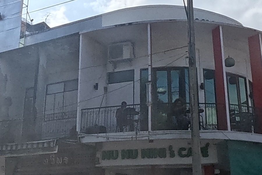 Curved Art Deco corner cafe
