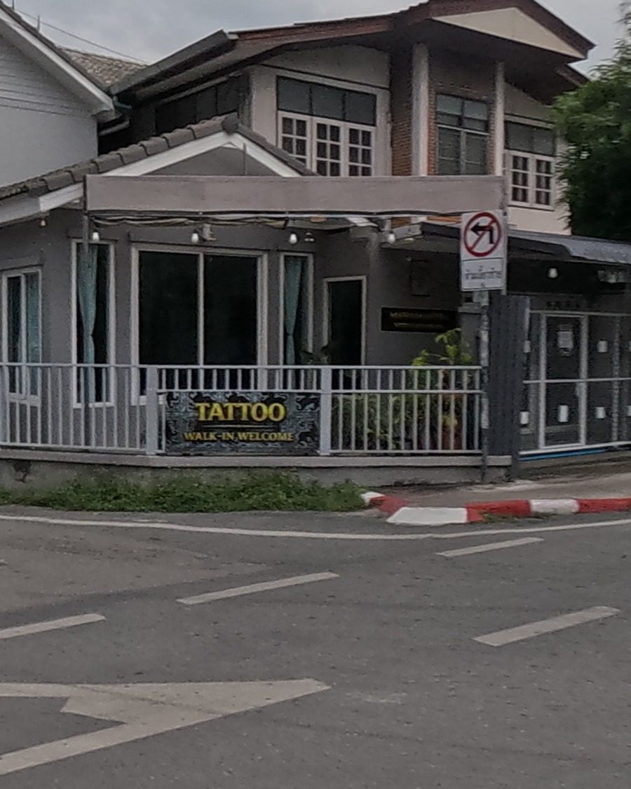 Walk-in tattoo studio sign