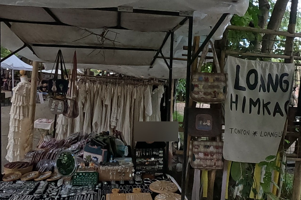 Loang Himkao jewellery and cotton — Chamcha Market, San Kamphaeng