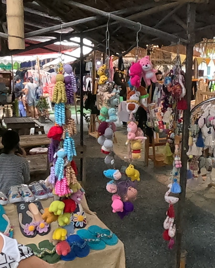 Strings of crochet octopuses and animals — Chamcha Market, San Kamphaeng