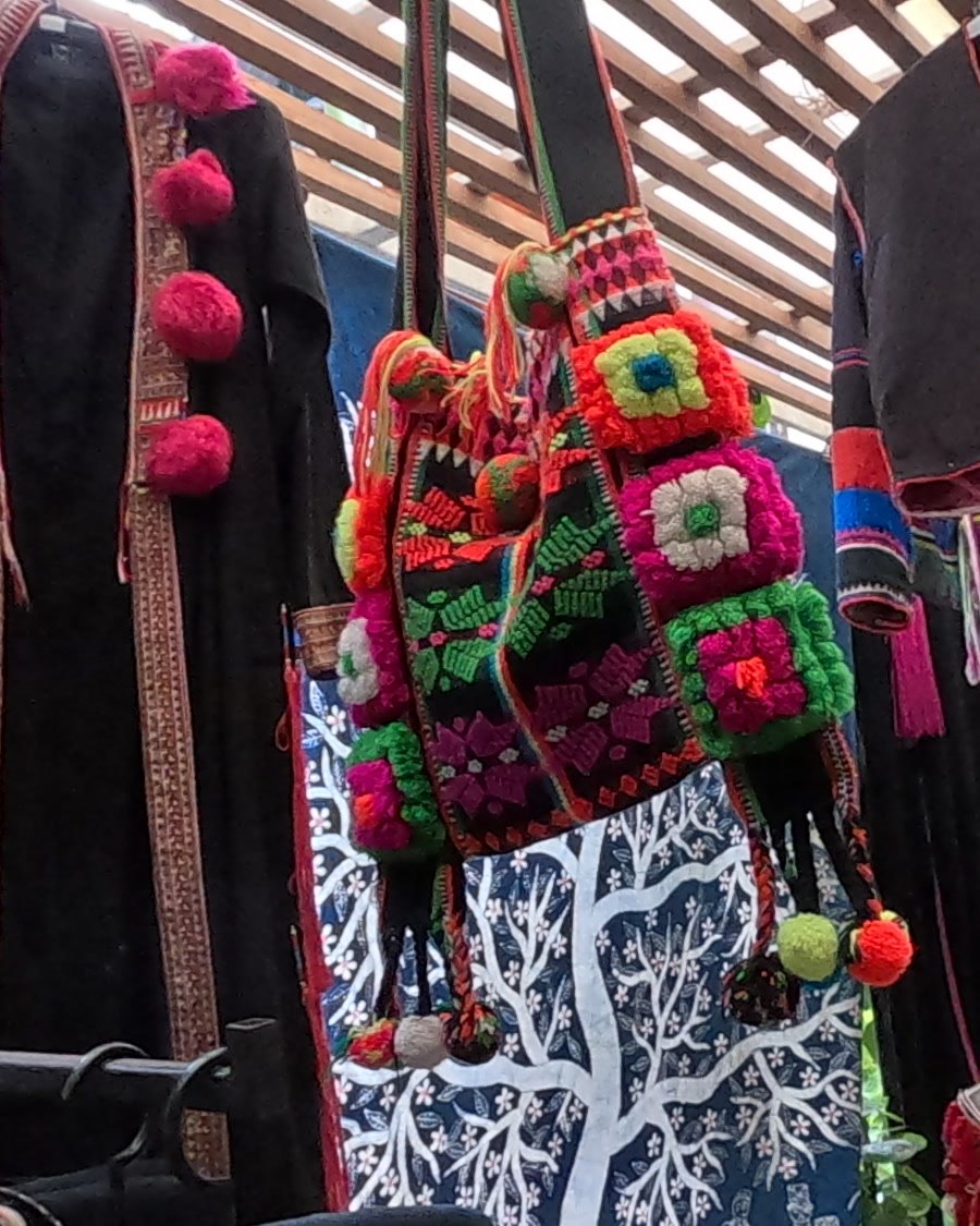 Crochet flower bag — Chamcha Market, San Kamphaeng
