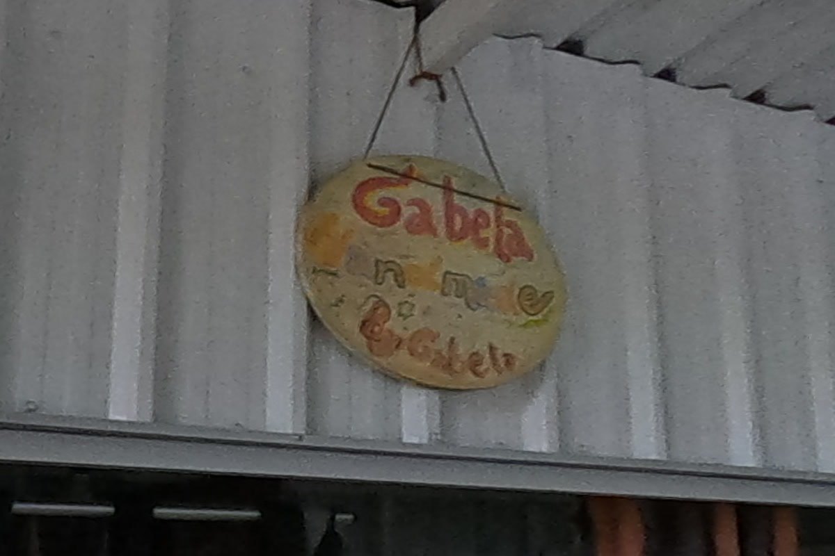 Gabela Handmade at Chamcha Market, San Kamphaeng: printed shirts, bags and jewellery