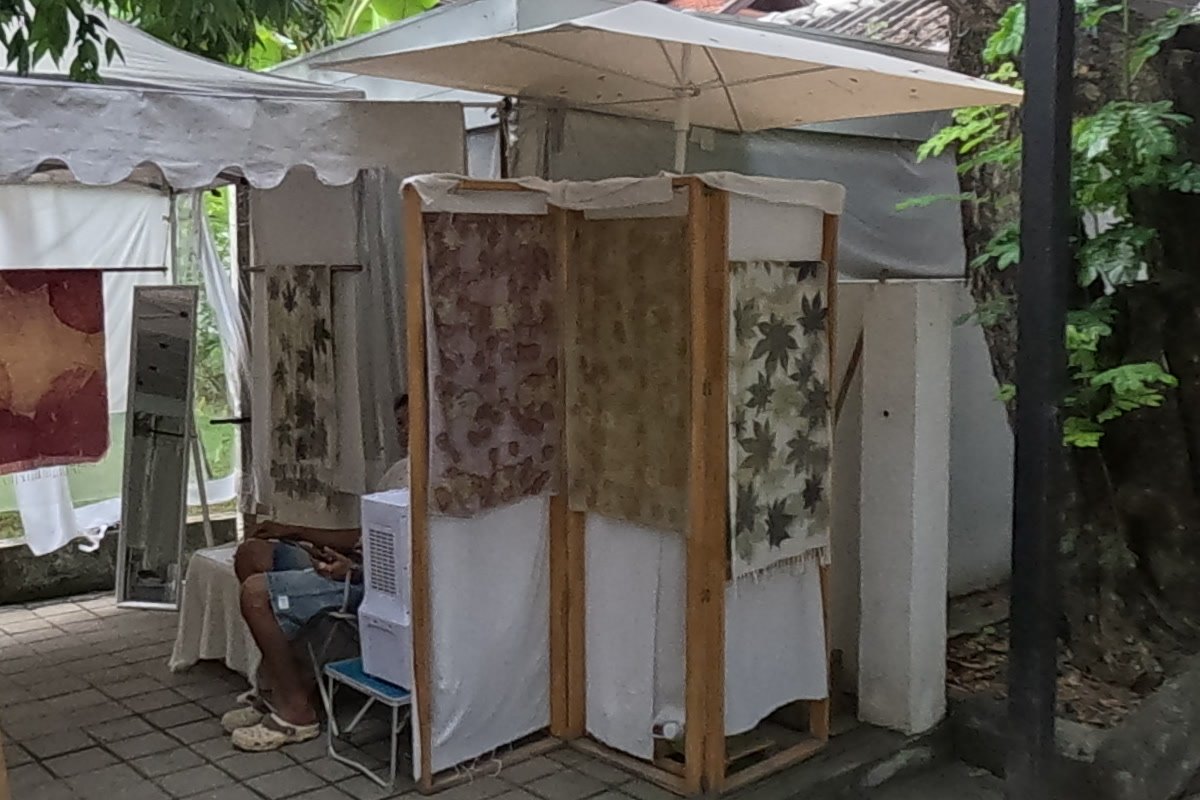 LANNA PASTEL at Chamcha Market, San Kamphaeng: natural-dye and leaf-printed clothing and scarves