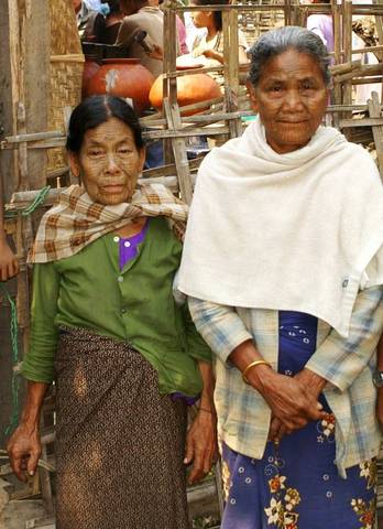 Two mother tattooed accept easely the pose for my camera
The Chin tribe people , are one of the large ethnic minority groups in Burma. The Chin people are of Tibeto-Burman groups and they probably ca