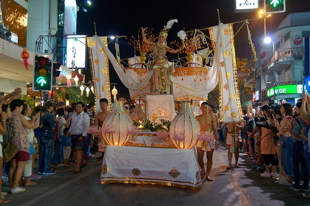 A big krathong in the Chiang Mai parade, 2017.