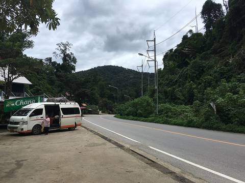 Thailand Route 1095 and a minibus going from Chiang Mai to Pai in Mae Taeng District, Chiang Mai Province.