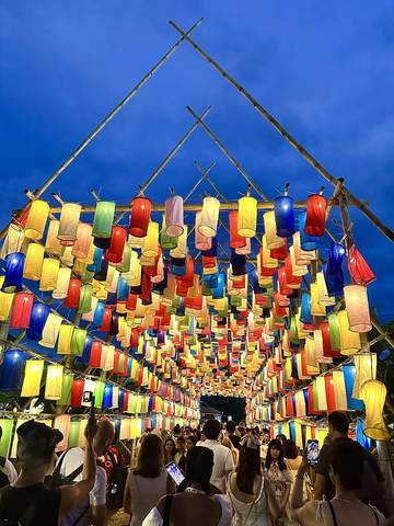 Hanging lanterns (khom khwaen) at CAD Khomloy Sky Lantern Festival