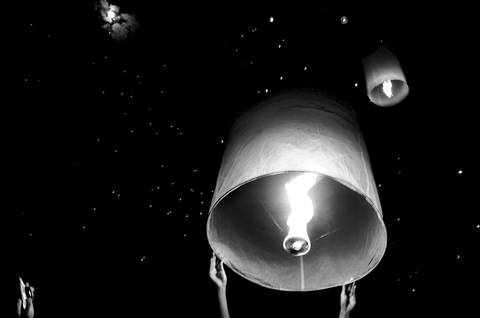 Yi Peng means “the second full moon” of Lanna's calendar month, is a religious event where various types of lanterns is put up in front of the house to show devotion to the Buddha, including the sky l