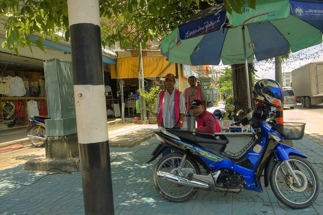 Cha-am motorcycle taxi.

Honda Wave125S