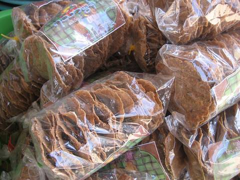 Pè bouk (pé-bôk, pébôk) - dried fermented soybean cakes